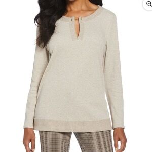 Rafaella Women's Long-Sleeve V-Neck Top NWOT size XL cream with gold hardware